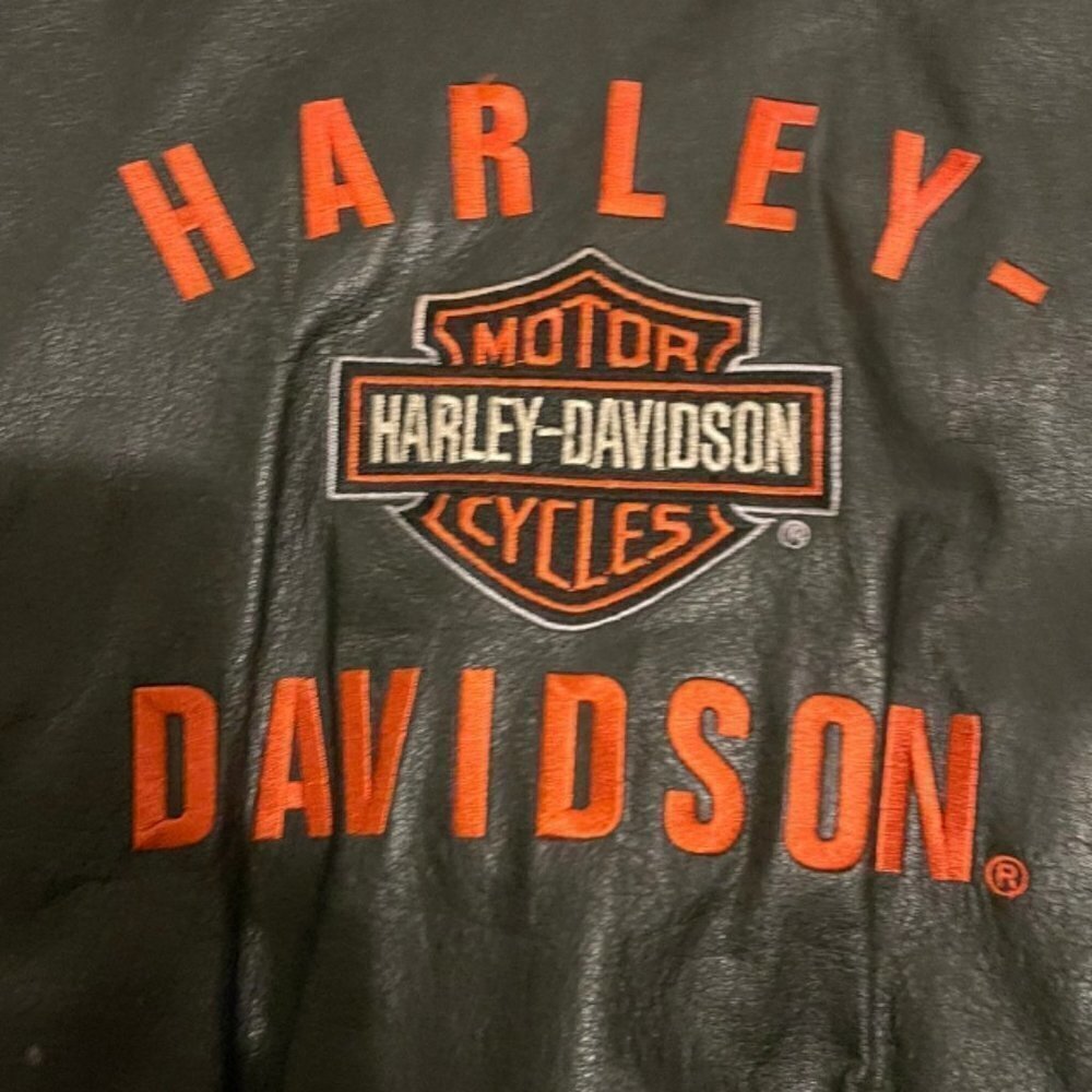 Harley Davidson Women's Leather Jacket Small  EUC​​​​​​​​​​ - Picture 2 of 5
